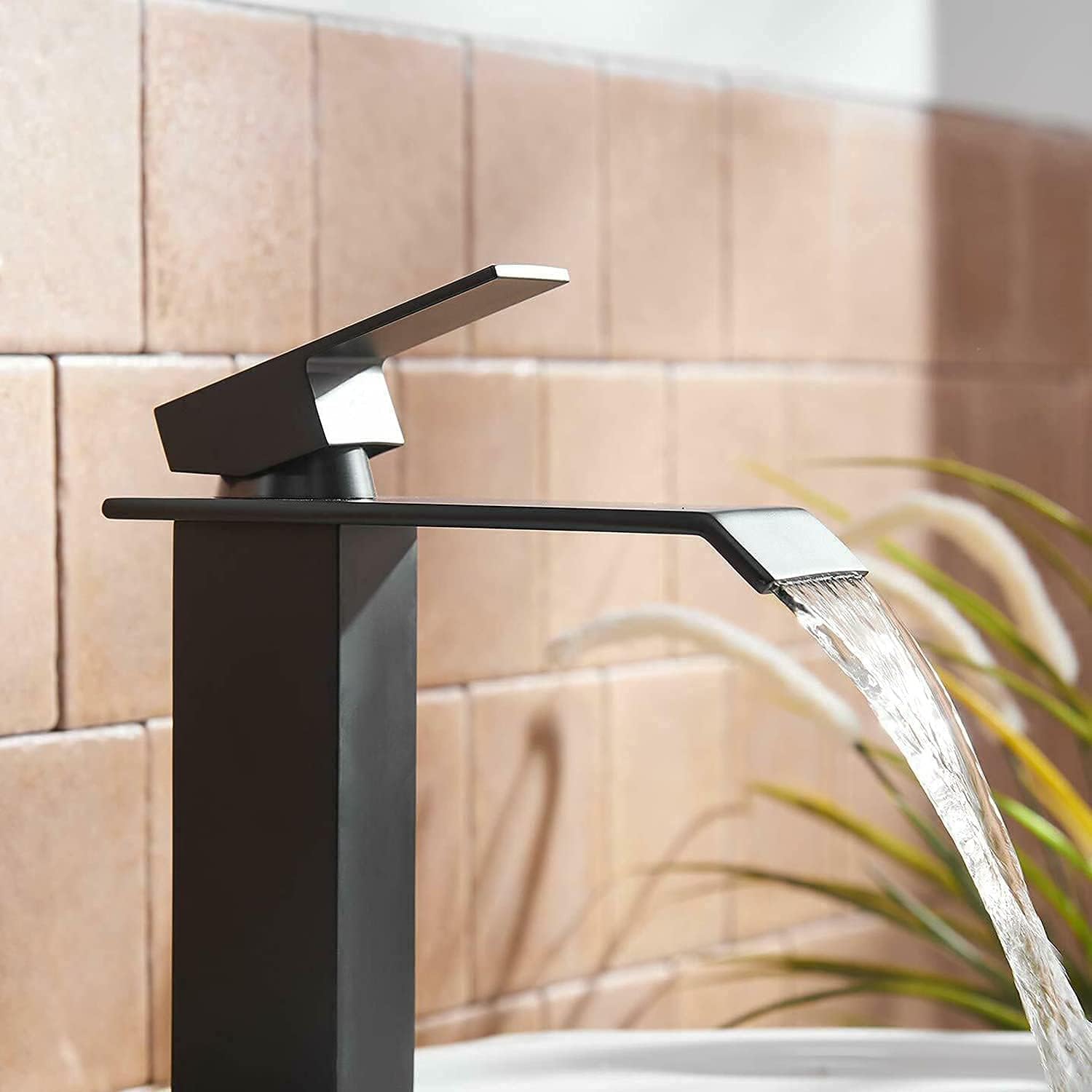 Robinet Cascade Salle de Bain Rectangulaire