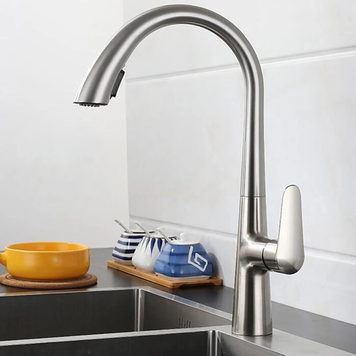 Robinets de cuisine avec pulvérisateur rétractable