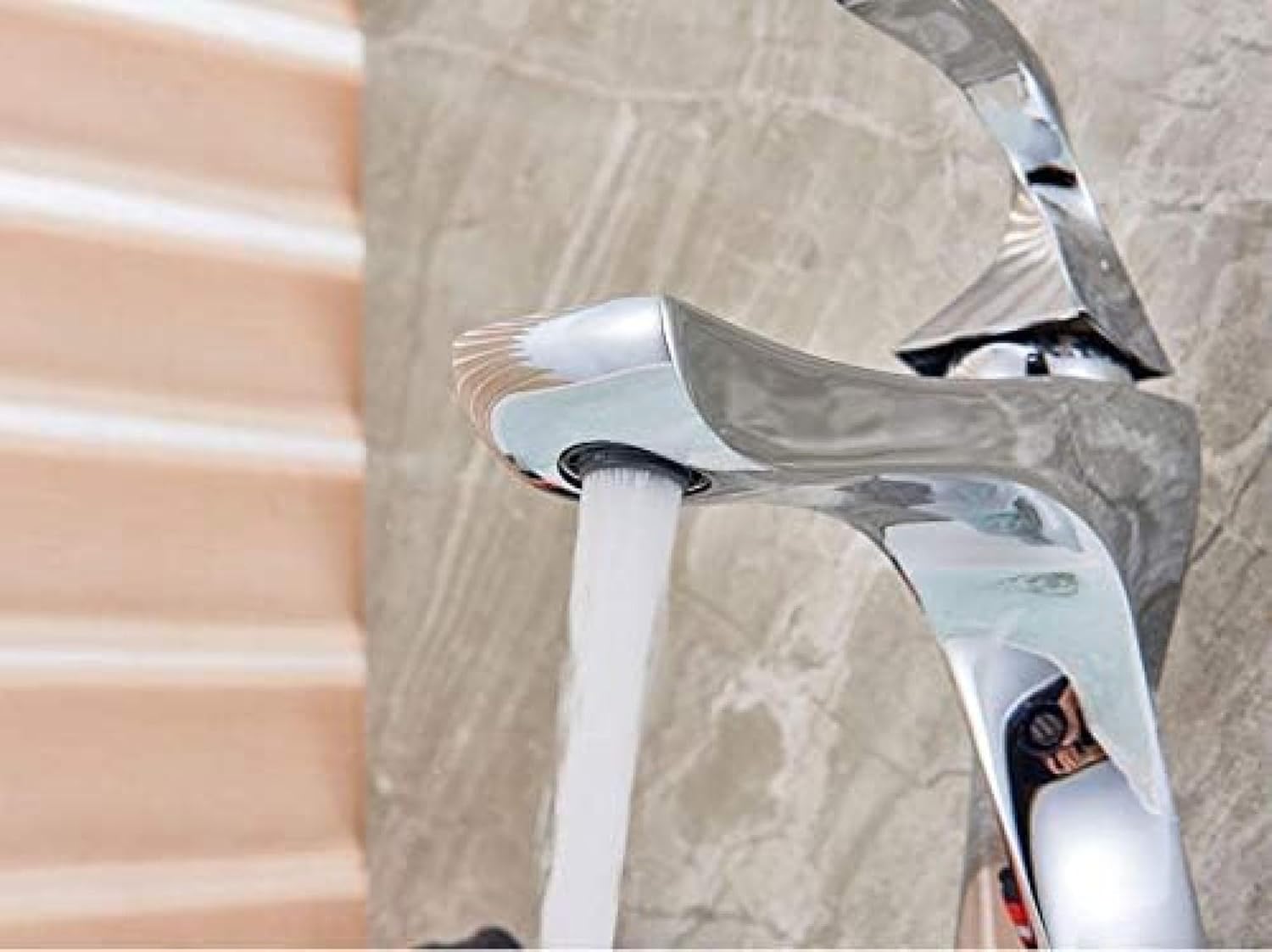 Robinet de lavabo de salle de bains