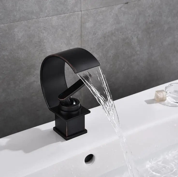 Robinet cascade à poignée unique