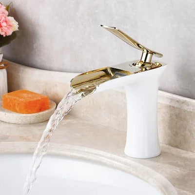 Robinet mitigeur de salle de bains cascade